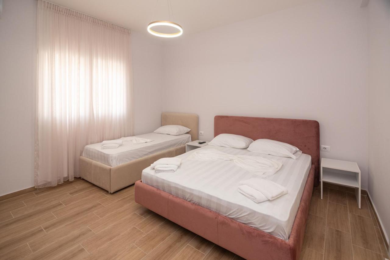 Lian'S Rooms Вльора Екстер'єр фото