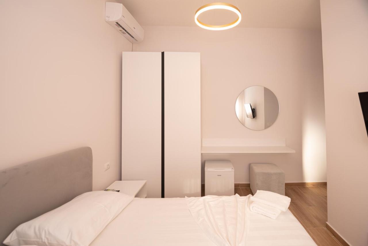 Lian'S Rooms Вльора Екстер'єр фото