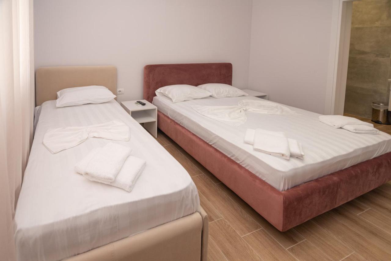 Lian'S Rooms Вльора Екстер'єр фото