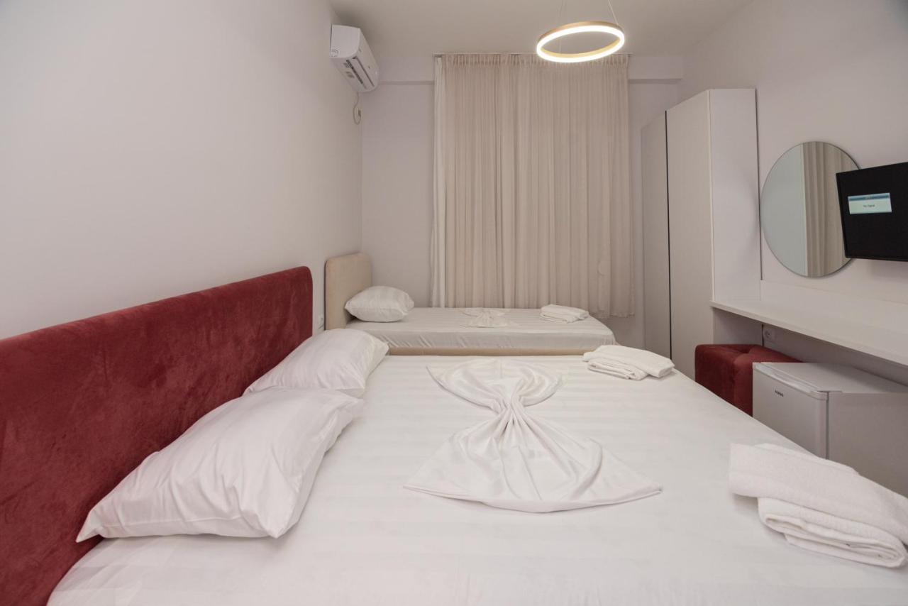 Lian'S Rooms Вльора Екстер'єр фото