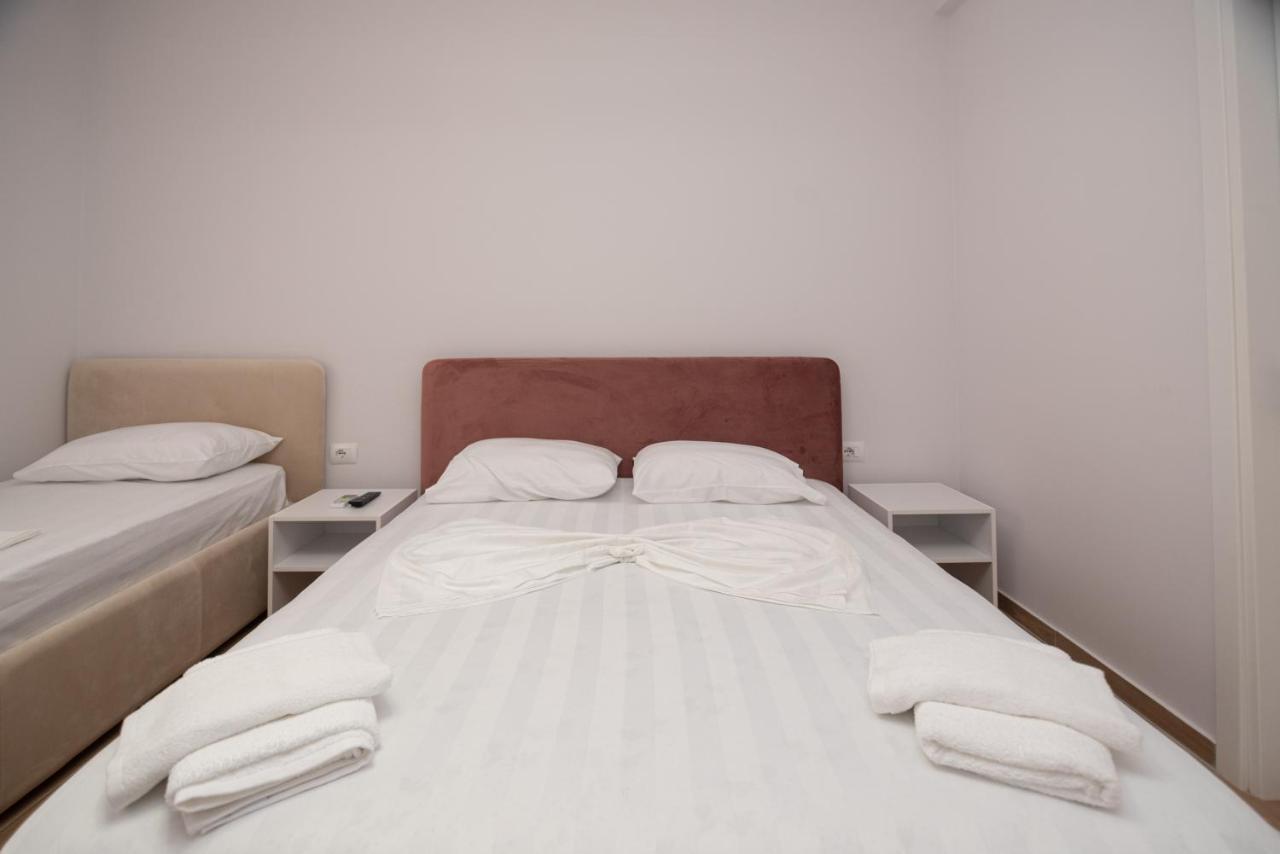 Lian'S Rooms Вльора Екстер'єр фото