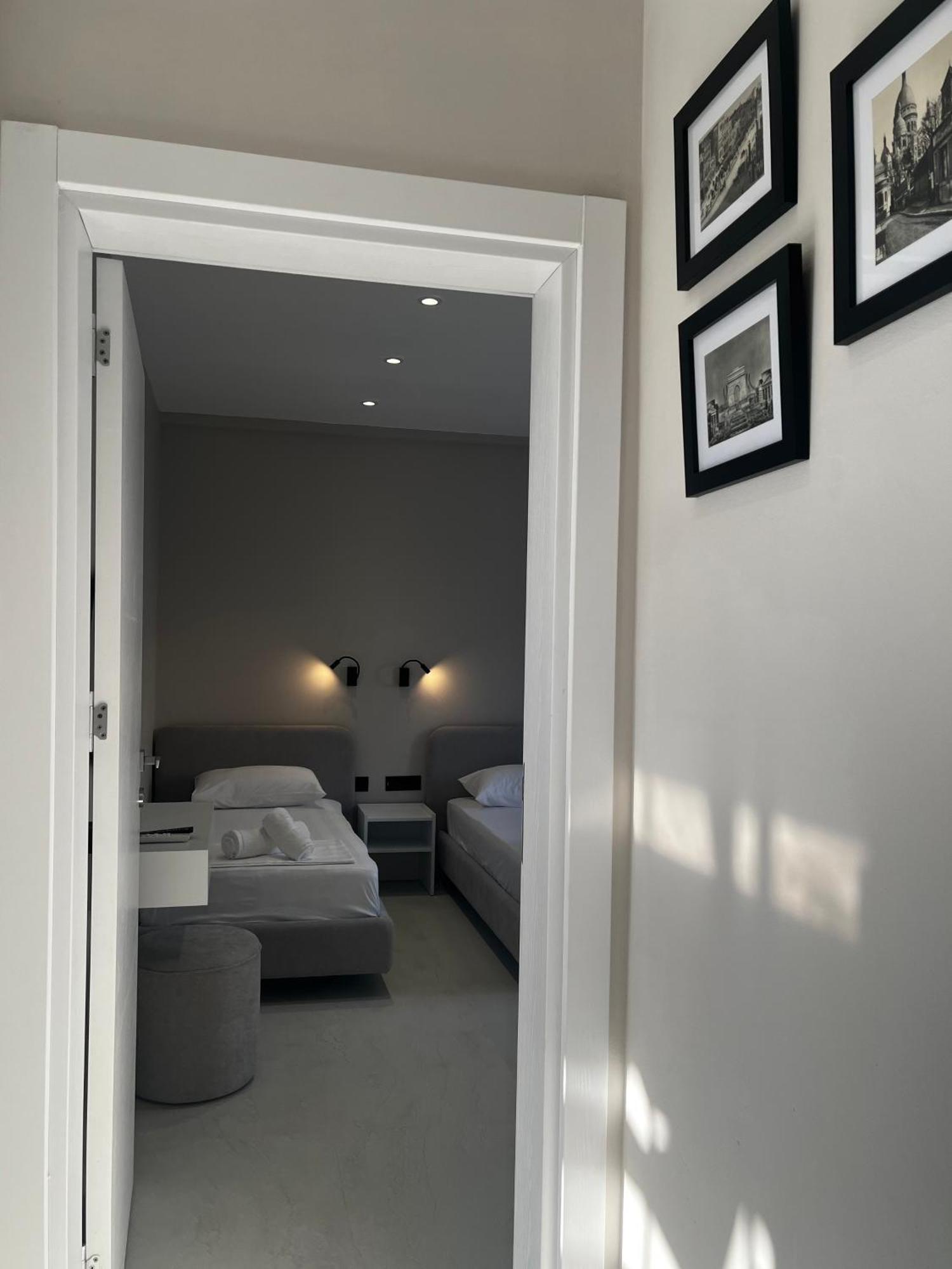Lian'S Rooms Вльора Екстер'єр фото