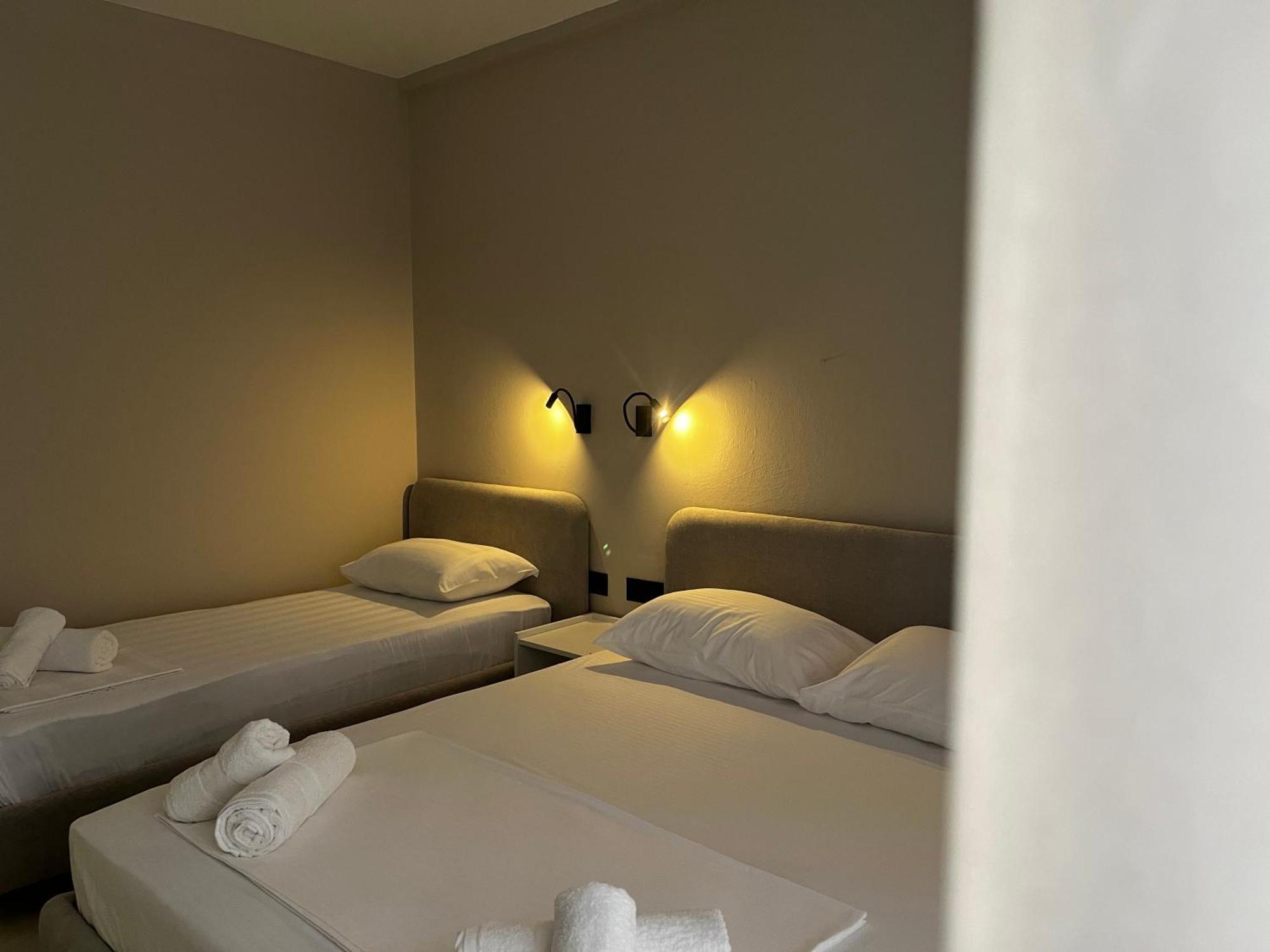 Lian'S Rooms Вльора Екстер'єр фото