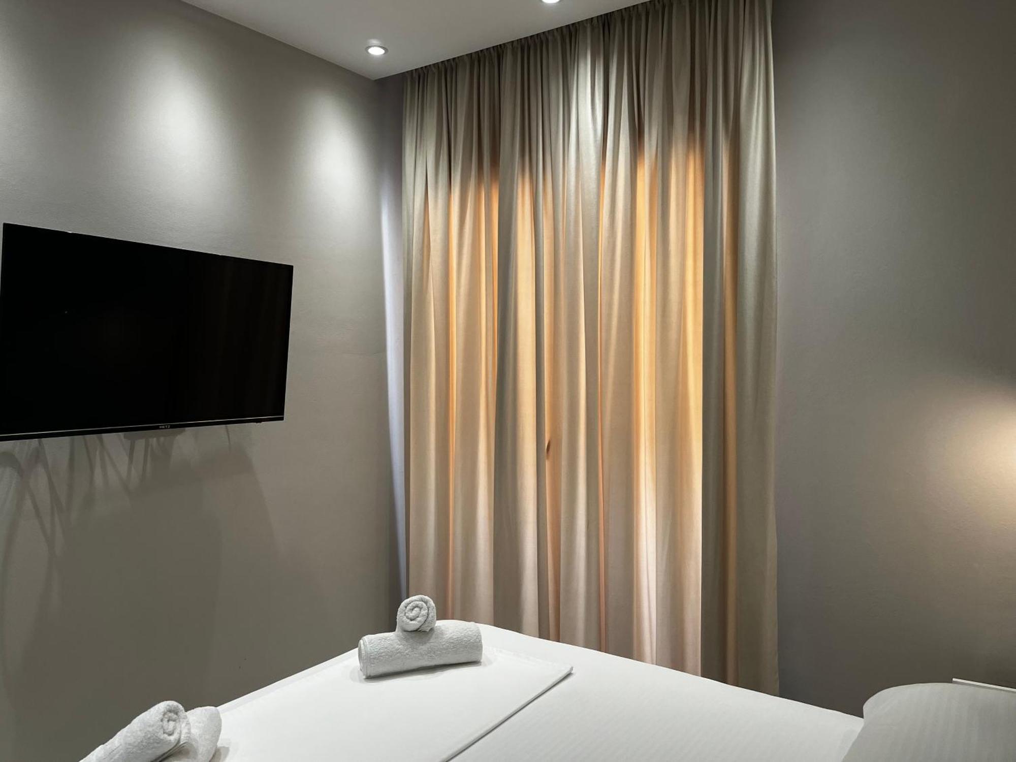 Lian'S Rooms Вльора Екстер'єр фото