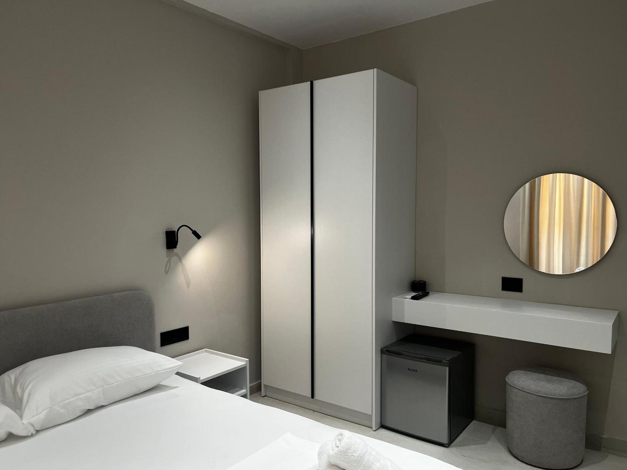 Lian'S Rooms Вльора Екстер'єр фото