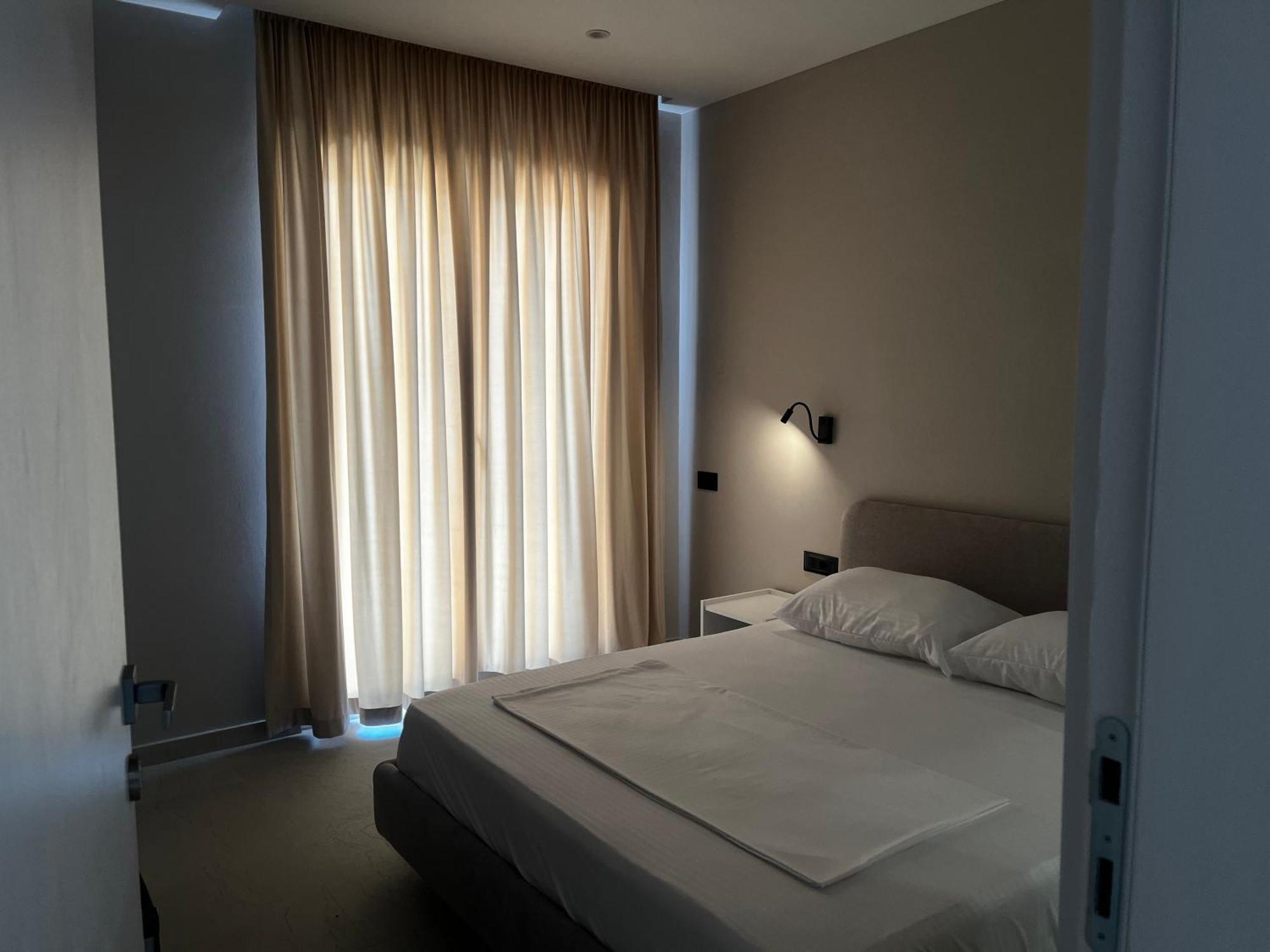 Lian'S Rooms Вльора Екстер'єр фото