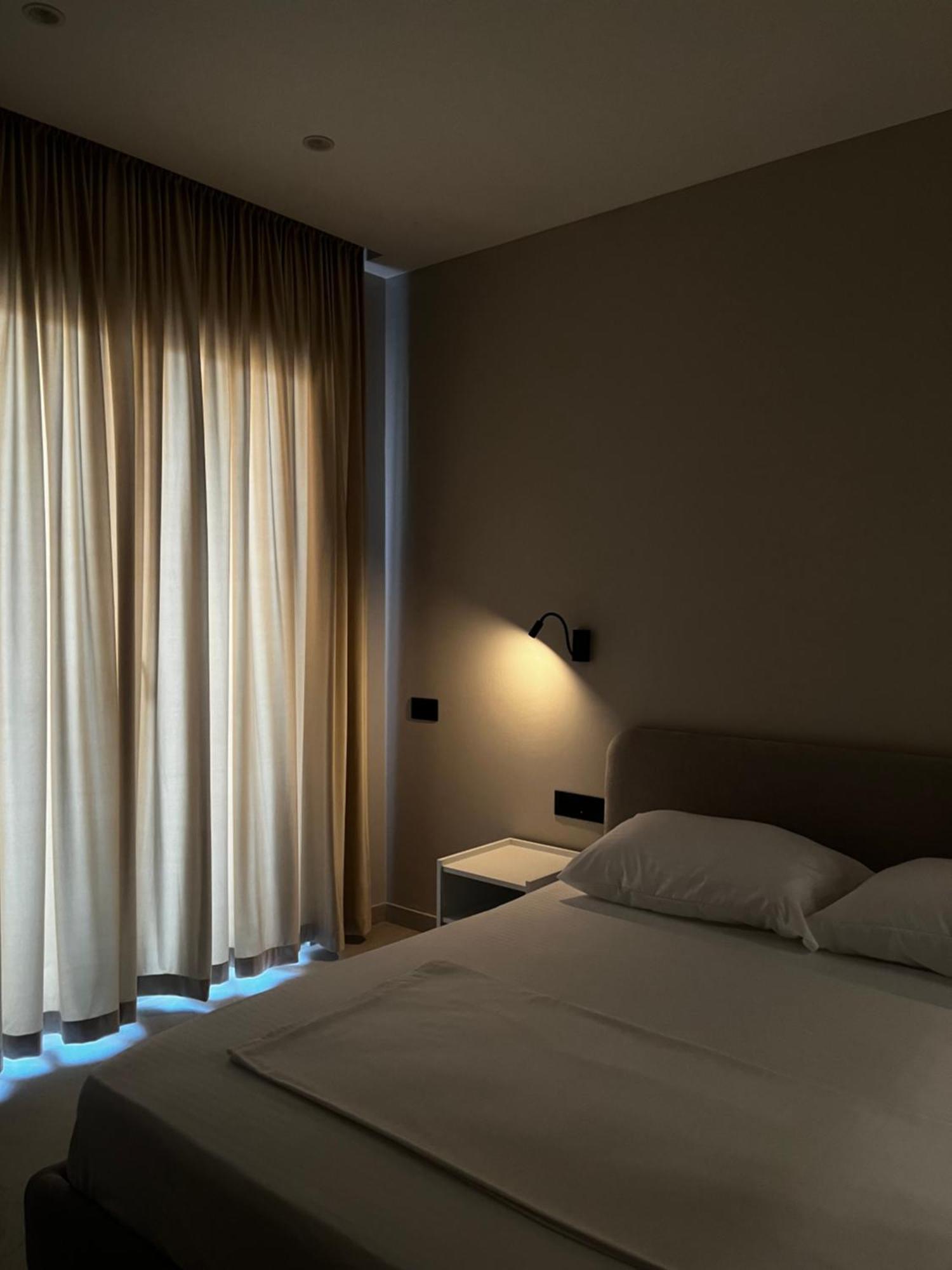 Lian'S Rooms Вльора Екстер'єр фото