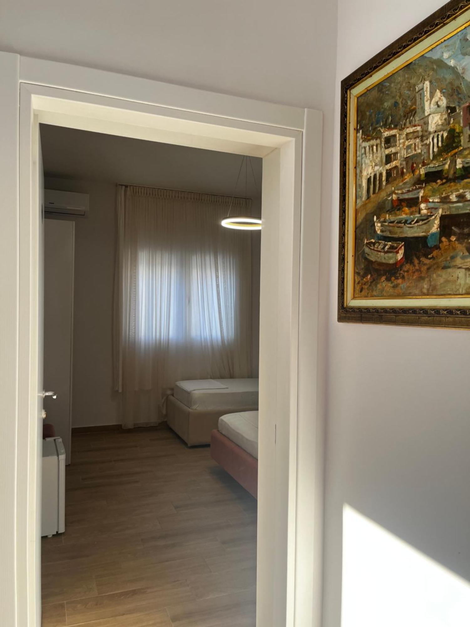 Lian'S Rooms Вльора Екстер'єр фото