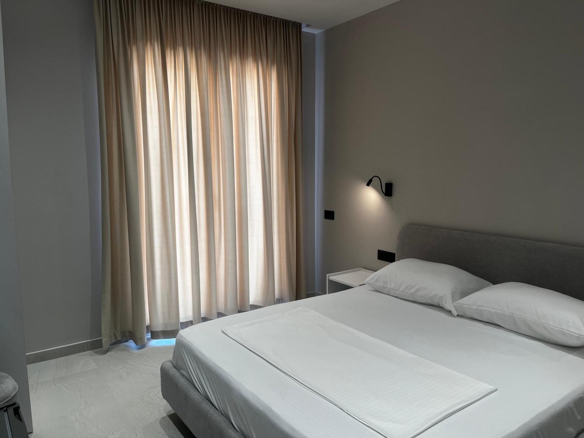 Lian'S Rooms Вльора Екстер'єр фото