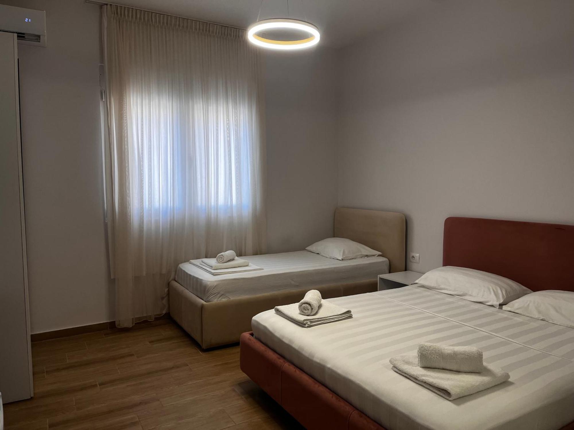 Lian'S Rooms Вльора Екстер'єр фото