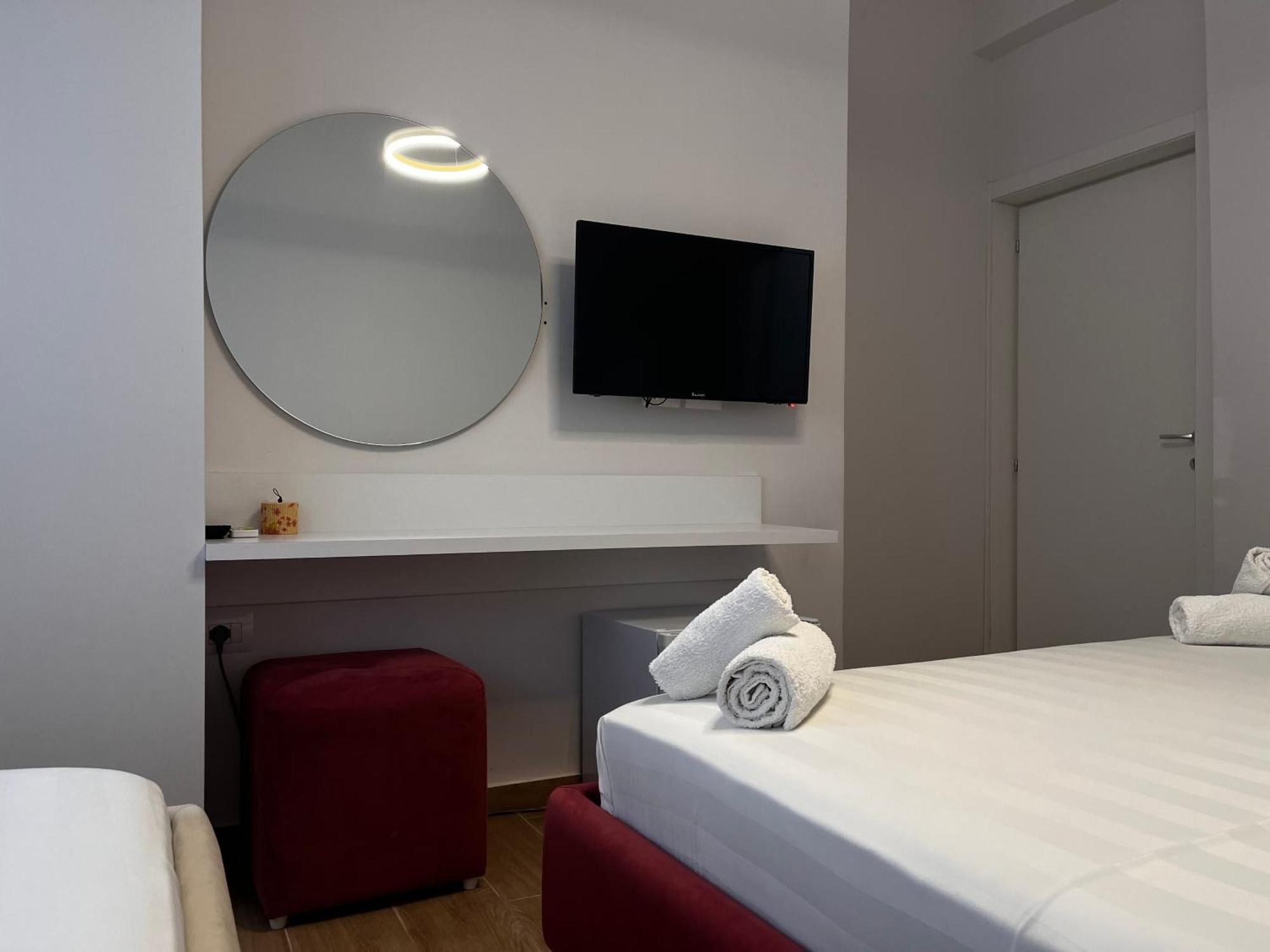 Lian'S Rooms Вльора Екстер'єр фото