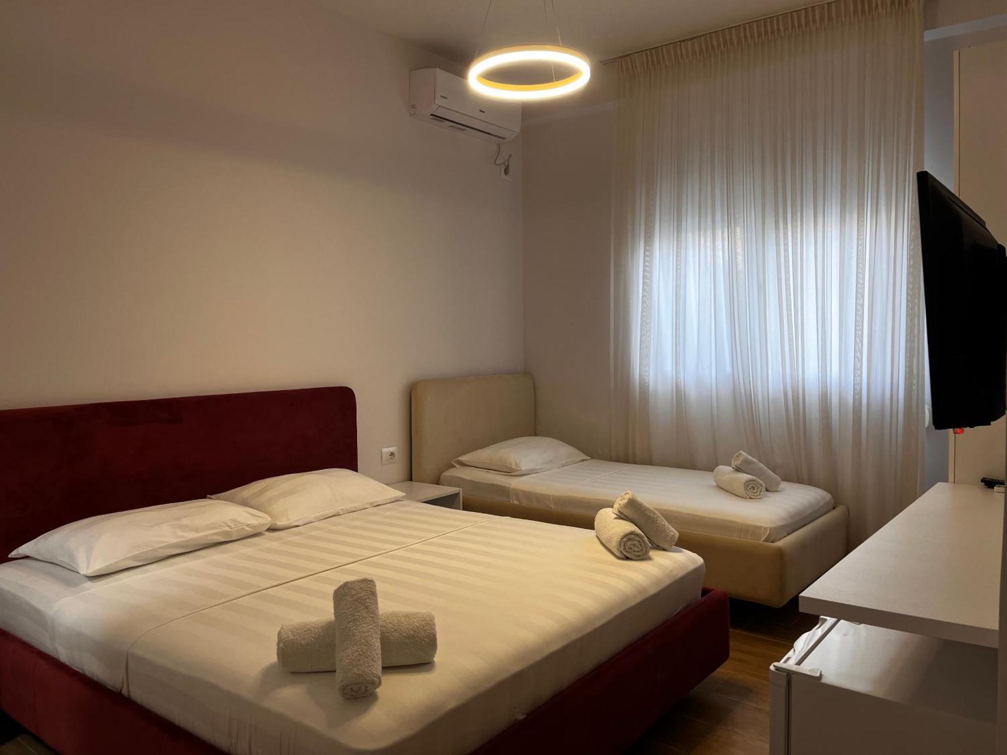 Lian'S Rooms Вльора Екстер'єр фото